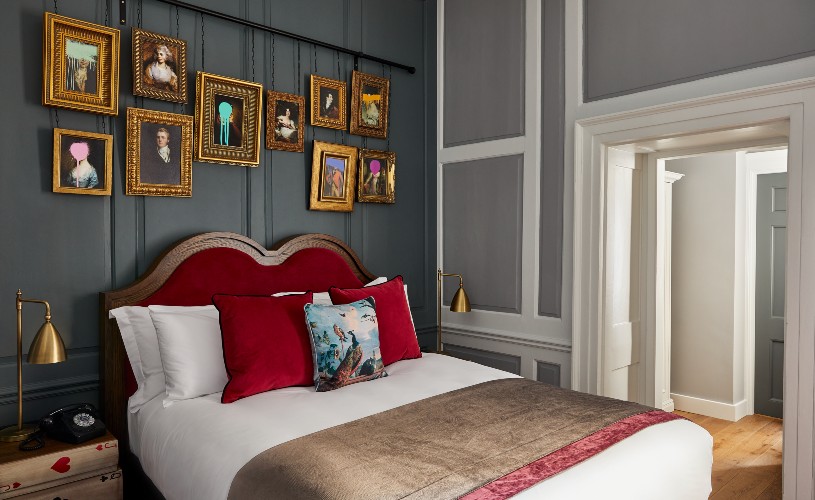Double room with Regency-style decor at Hotel Indigo